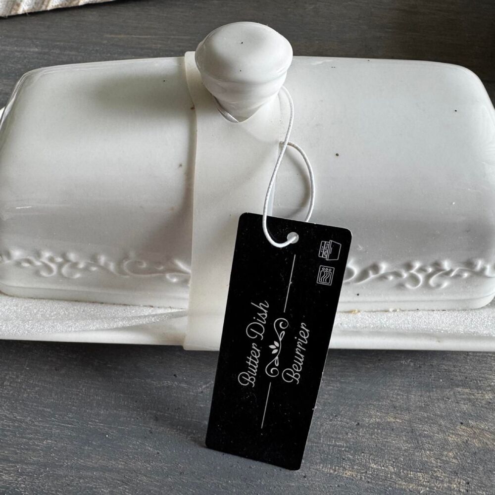 Unbranded White and Silver Dinnerware